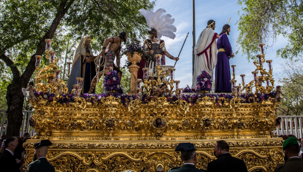 Paso de misterio del Cautivo de Torreblanca - Semana Santa - ViajandoporSevilla.com