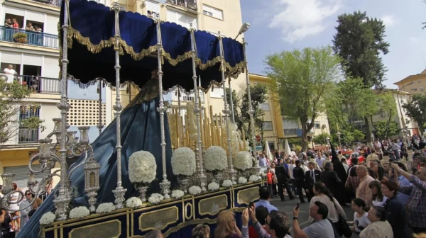María Santísima de la Purísima Concepción del Parque Alcosa - Semana Santa - ViajandoporSevilla.com