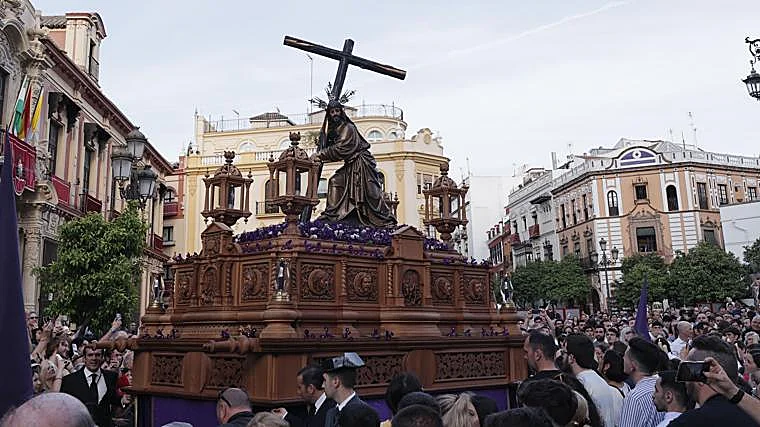 Viernes de Dolores: Hermandad del Cristo de la Corona.